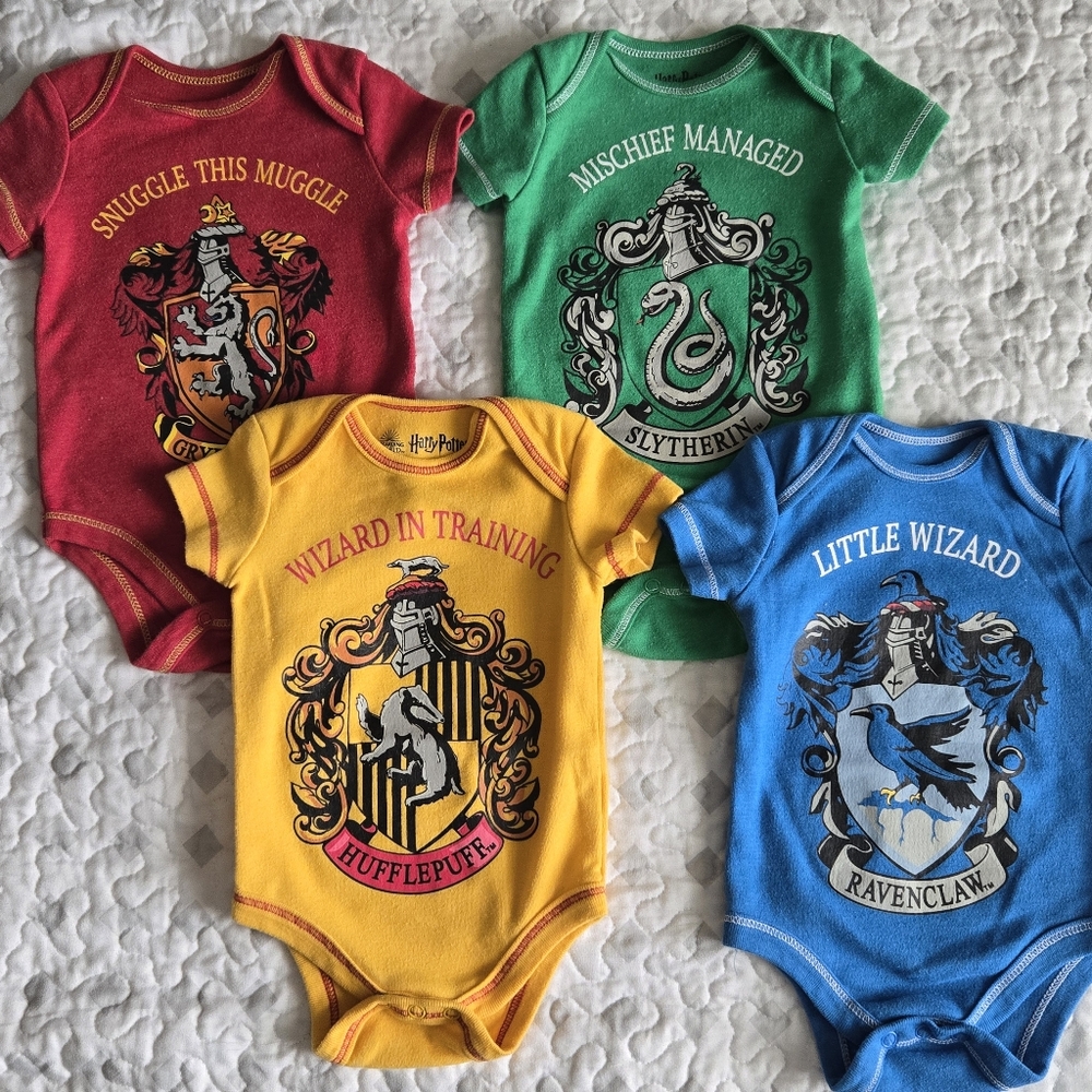 Harry Potter Wizarding World Infant Bodysuits Onesies 4 Pieces Sz 0-3 months